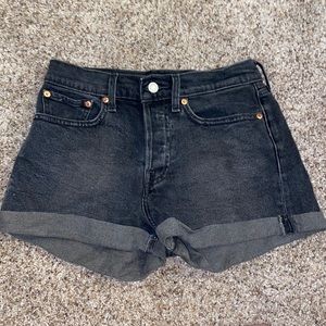 ⚡️Levi’s High Waisted Black Jean Shorts